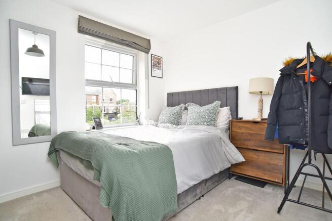 2 bed Flat for sale Image 11