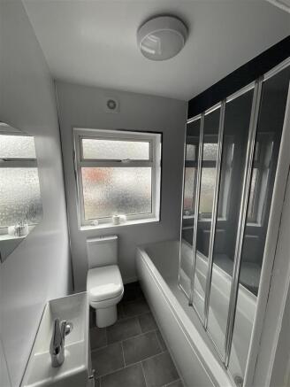 3 bed Terraced to rent Image 5