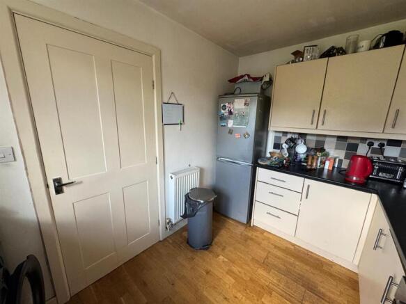 3 bed Semi-Detached for sale Image 6