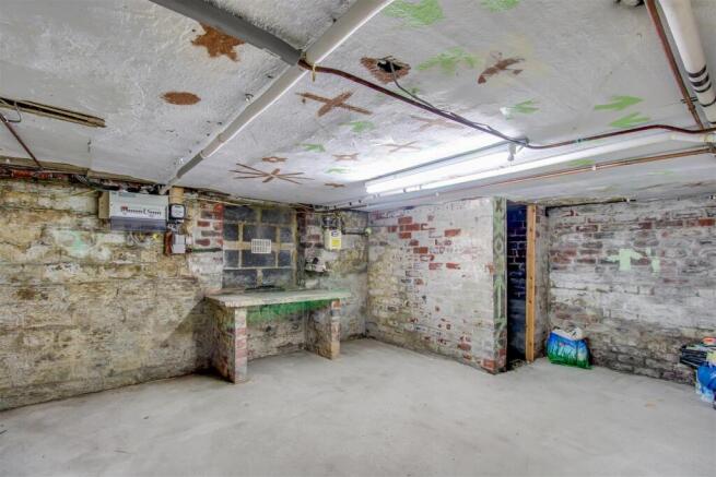 2 bed Terraced for sale Image 5