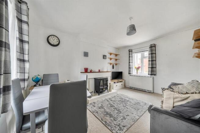 31B, The Crescent, Pewsey photo 3