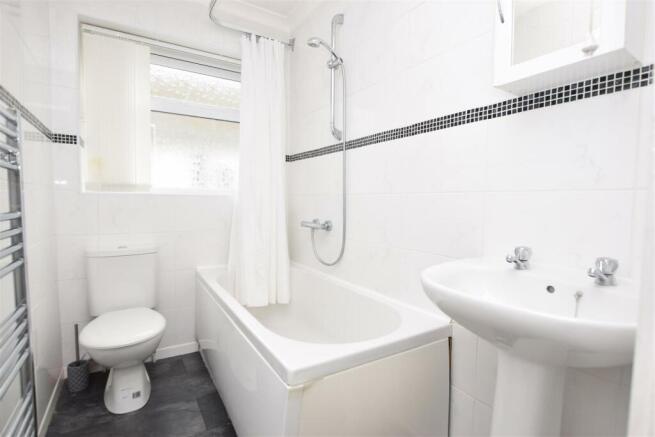 Bathroom.JPG
