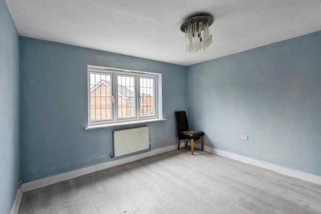 6 bed Detached for sale Image 11