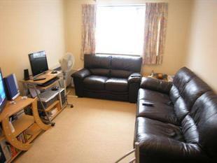 LOUNGE: