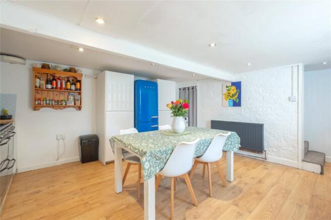 2 bed Terraced for sale Image 7