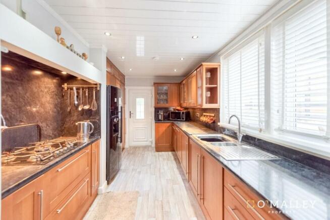 Kitchen 4.jpg