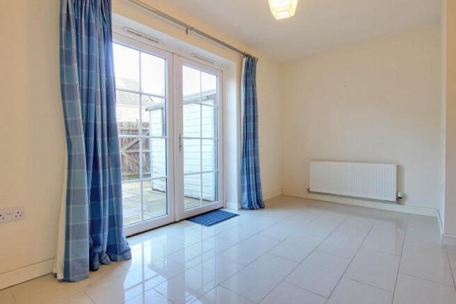 3 bed House to rent Image 6