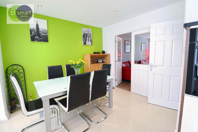 4 bed Detached for sale Image 4