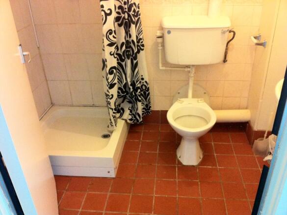 SHOWER ROOM