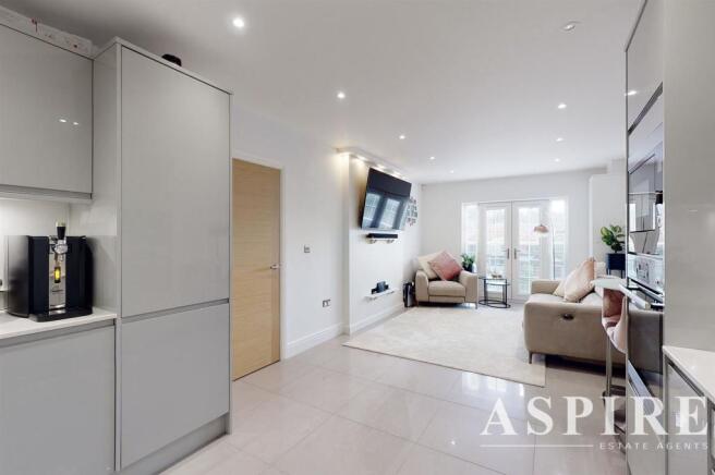 Aspire Estate Agents Benfleet 4.jpg