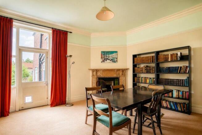 5 bed Semi-Detached for sale Image 7