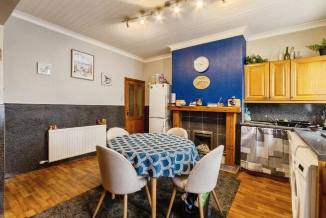 3 bed Terraced for sale Image 5