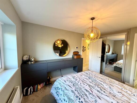 PRINCIPAL BEDROOM