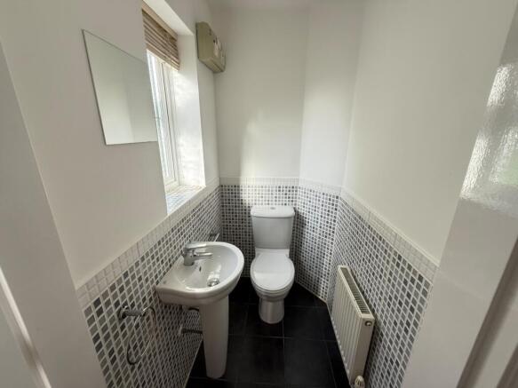 14 Manor House WC