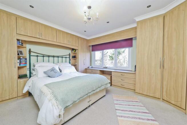 Bedroom 1.jpg