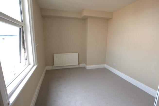 2 bed Apartment to rent Image 4
