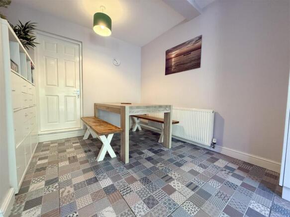 5 bed Town House for sale Image 12