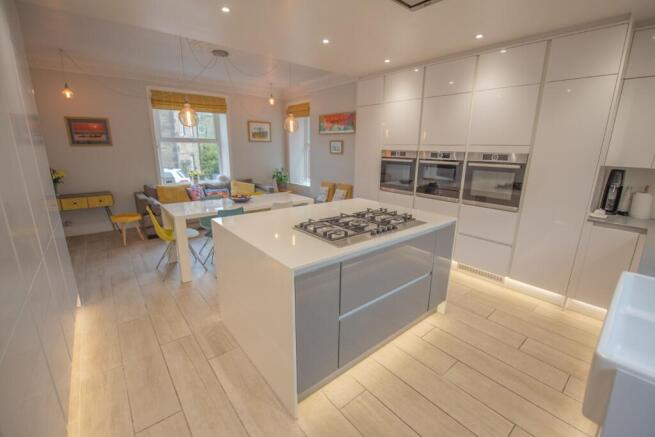 4 bed Detached for sale Image 4
