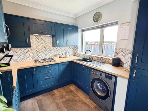 3 bed Semi-Detached for sale Image 10
