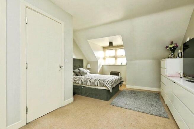3 bed Semi-Detached for sale Image 9