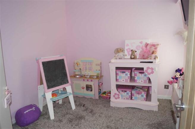 BEDROOM 2