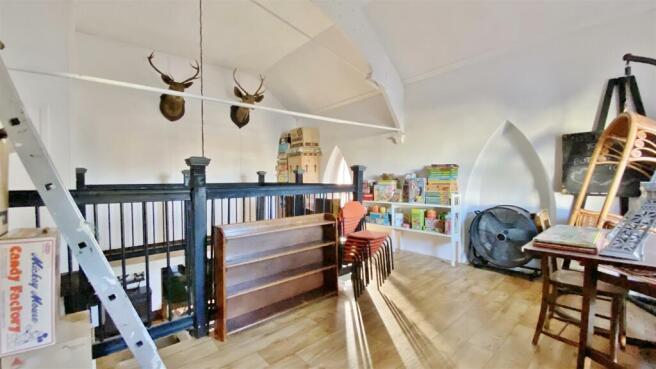 Bedroom/Studio Landing