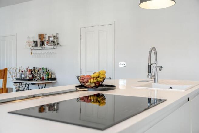3 bed Flat for sale Image 8