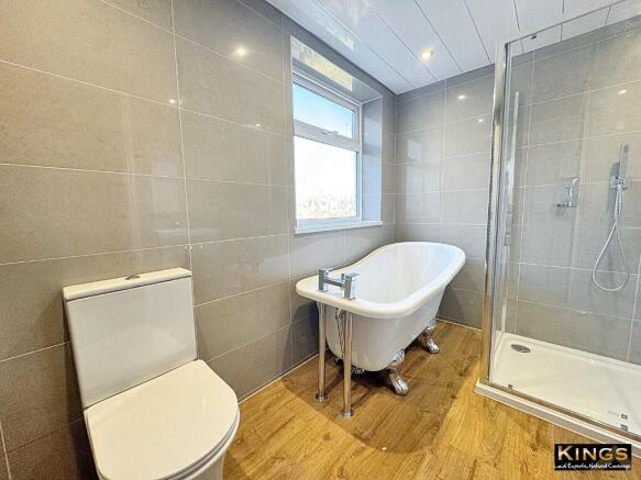 4 bed Semi-Detached for sale Image 4