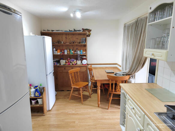 Kitchen/Dining Area