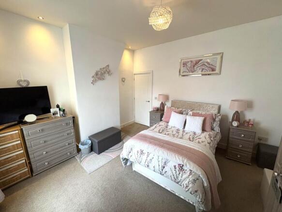 2 bed Terraced for sale Image 12