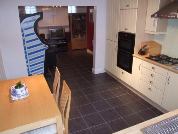 Kitchen/family room