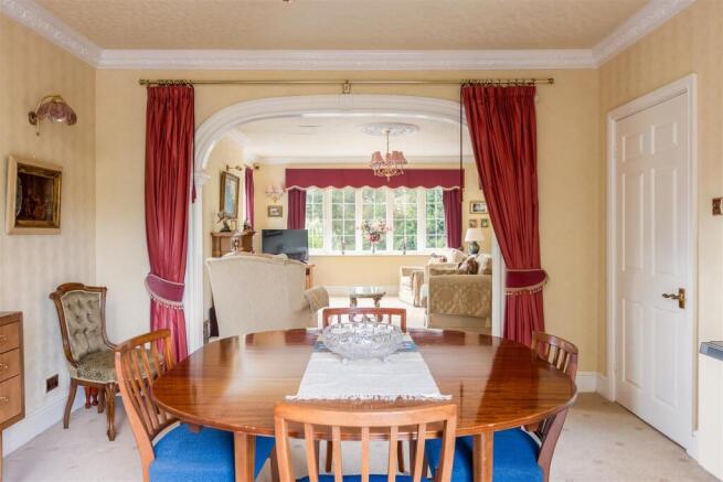 4 bed House for sale Image 9