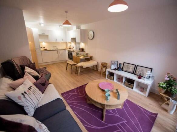Living Room (2).jpg