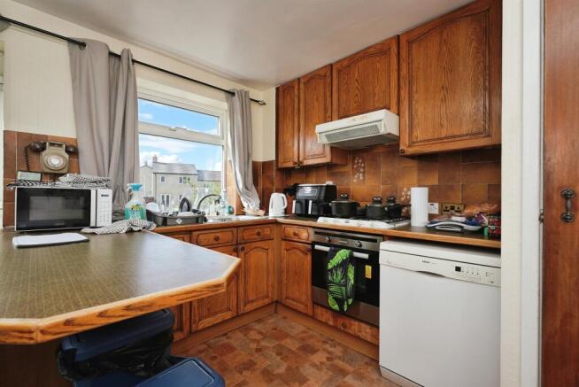 3 bed Semi-Detached for sale Image 4