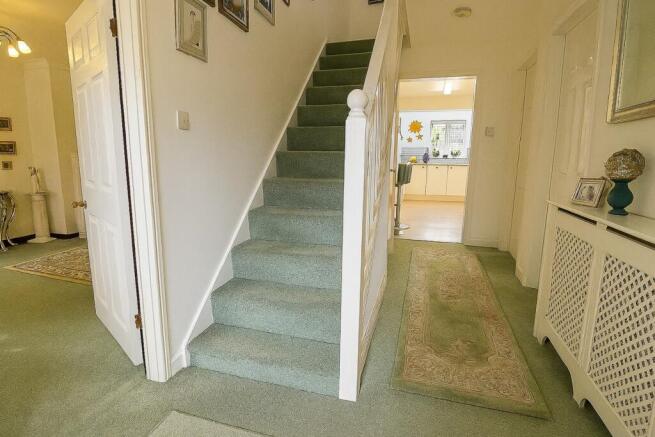 4 bed Detached for sale Image 11