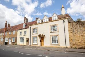 17, Newland, Sherborne DT9 3JG