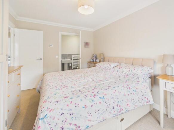 3 bed Semi-Detached for sale Image 11