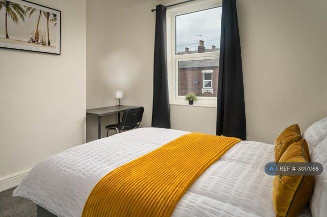 1 bed House Share to rent Image 12