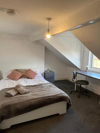 5 bed House of Multiple Occupation to rent Image 5
