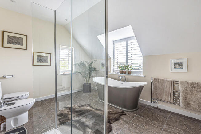 Master Bedroom En...