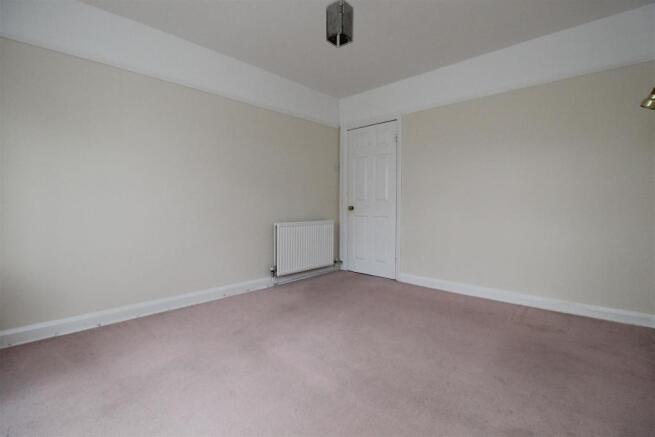 Downstairs Bedroom..jpg
