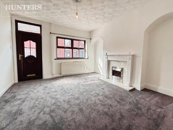 2 bed Terraced to rent Image 4