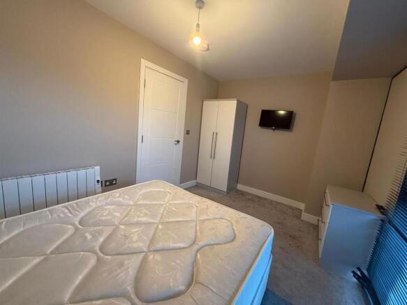 2 bed Apartment for sale Image 11