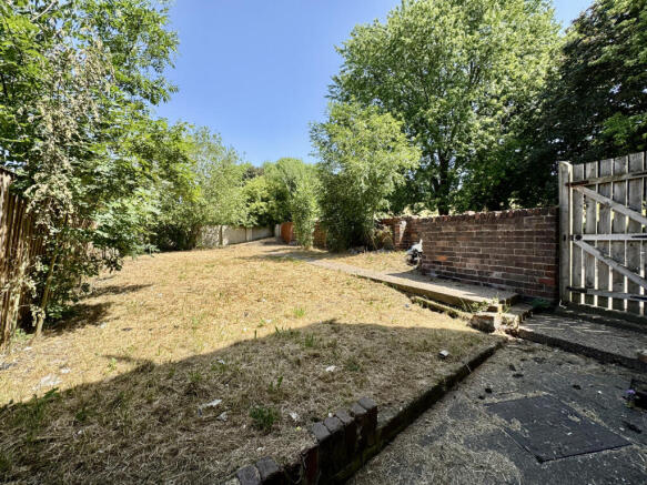 2 bed Terraced to rent Image 11