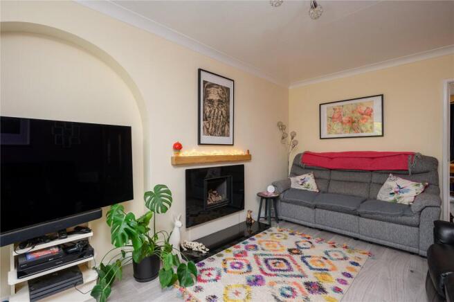 5 bed Semi-Detached for sale Image 7