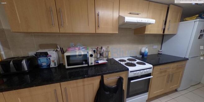 8 bed House Share to rent Image 9