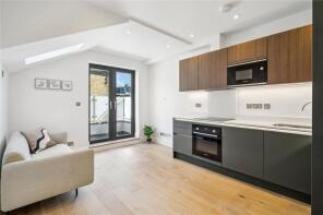 Flat B, 361, Garratt Lane, London SW18 4DY