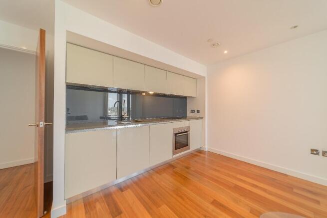 2 bed Apartment to rent Image 3