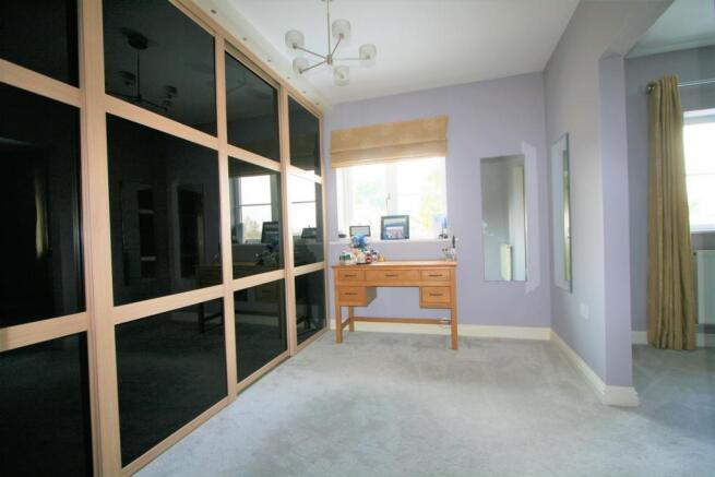 Bedroom 2 / Walk In