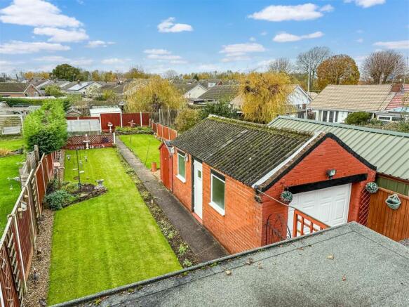 Well-Appointed Garden 990